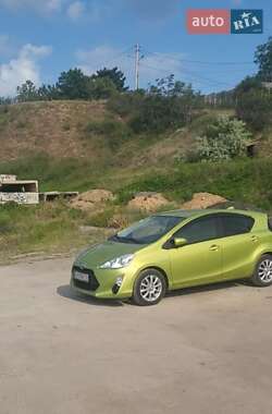 Хетчбек Toyota Aqua 2015 в Одесі
