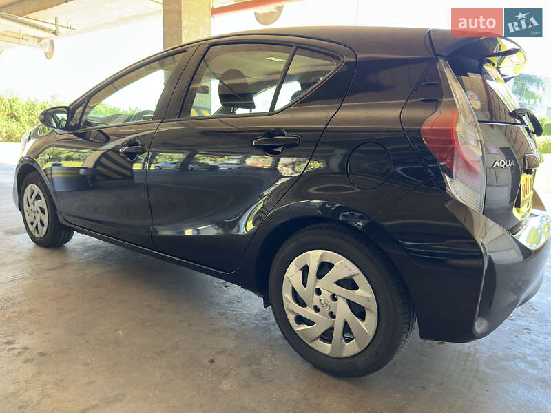 Хетчбек Toyota Aqua 2018 в Києві