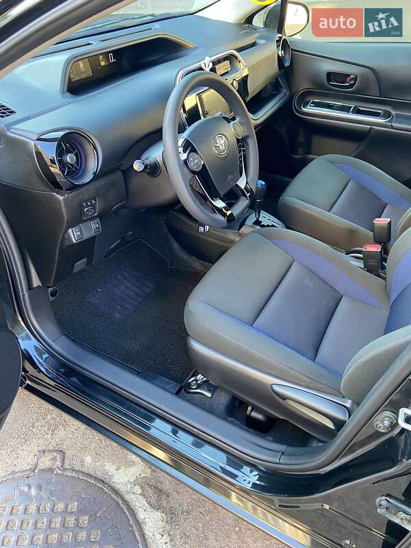 Хетчбек Toyota Aqua 2018 в Києві