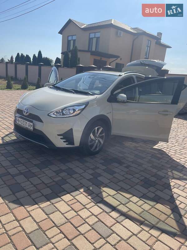 Хэтчбек Toyota Aqua 2017 в Черноморске