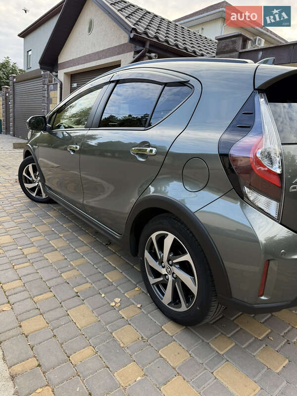 Хэтчбек Toyota Aqua 2020 в Одессе фото 14 Хэтчбек Toyota Aqua 2020 в Одессе