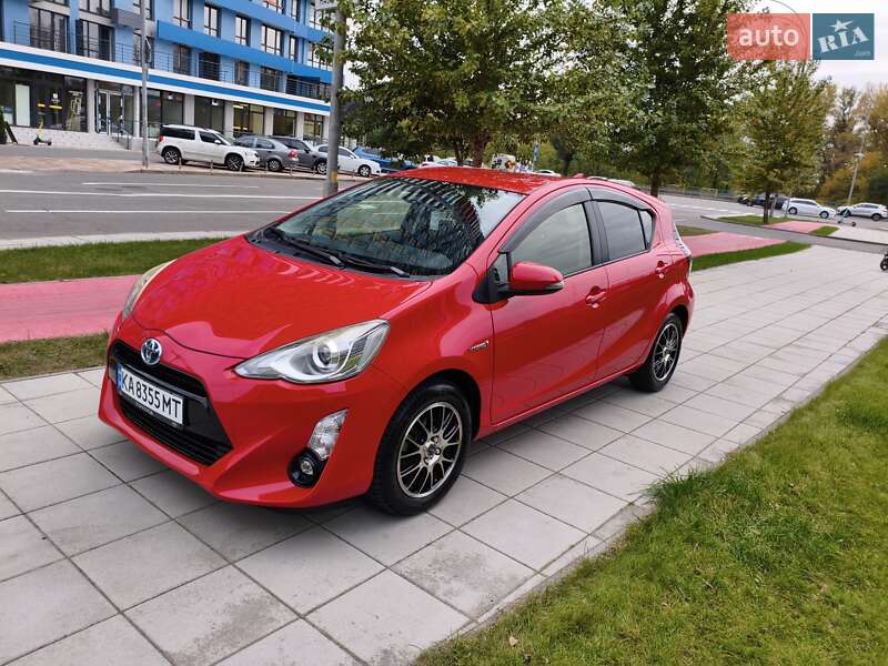 Хэтчбек Toyota Aqua 2016 в Киеве