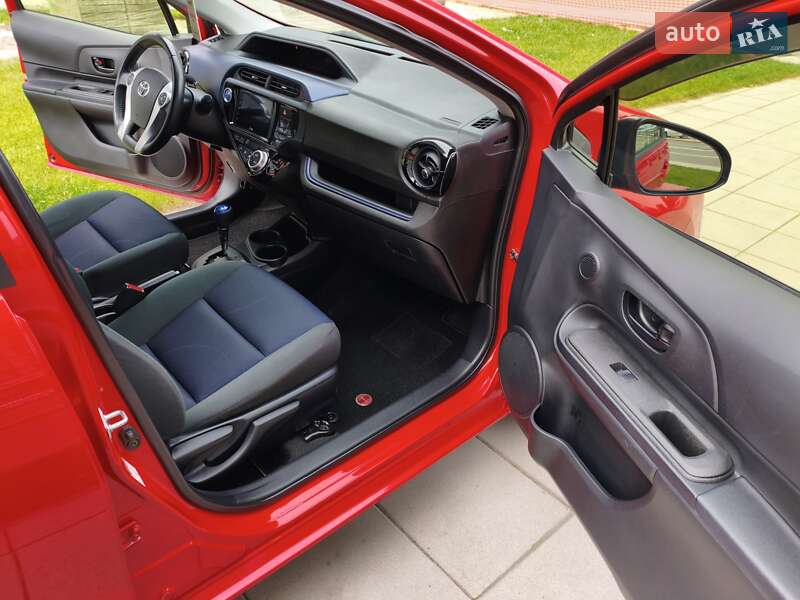 Хэтчбек Toyota Aqua 2016 в Киеве