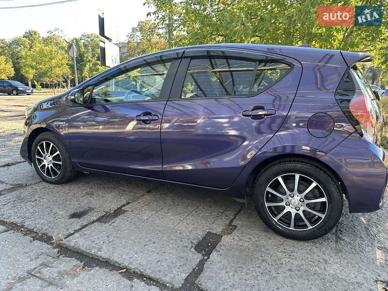 Хетчбек Toyota Aqua 2017 в Одесі