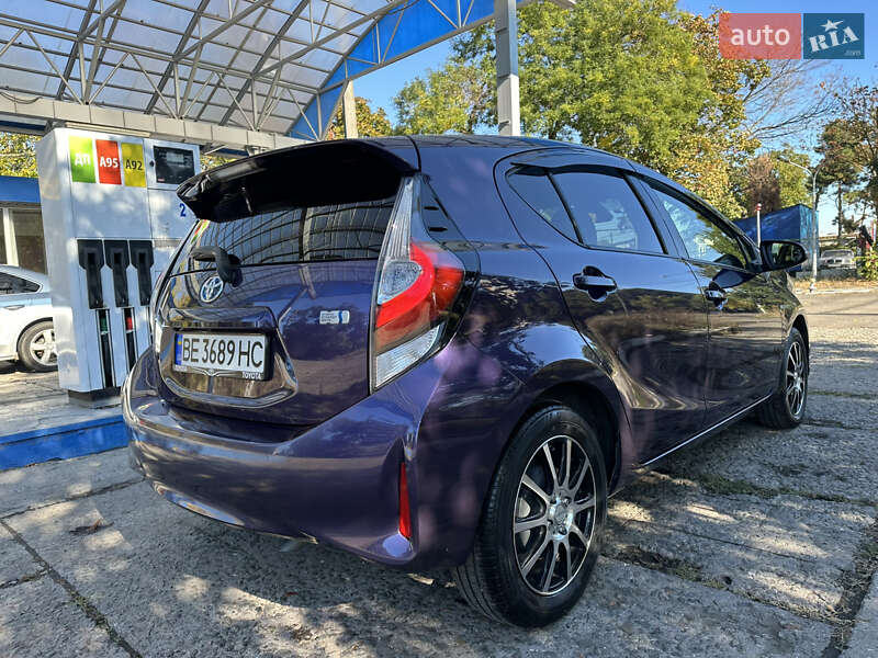 Хетчбек Toyota Aqua 2017 в Одесі