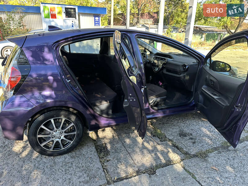 Хетчбек Toyota Aqua 2017 в Одесі