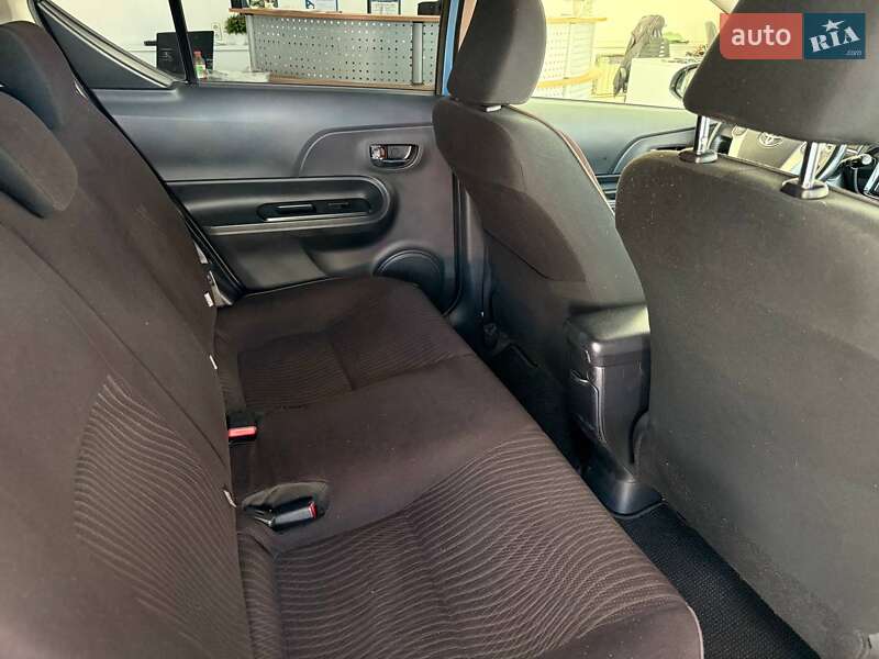 Хэтчбек Toyota Aqua 2015 в Киеве фото 27 Хэтчбек Toyota Aqua 2015 в Киеве