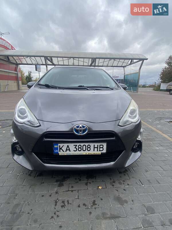 Хэтчбек Toyota Aqua 2015 в Киеве фото 2 Хэтчбек Toyota Aqua 2015 в Киеве