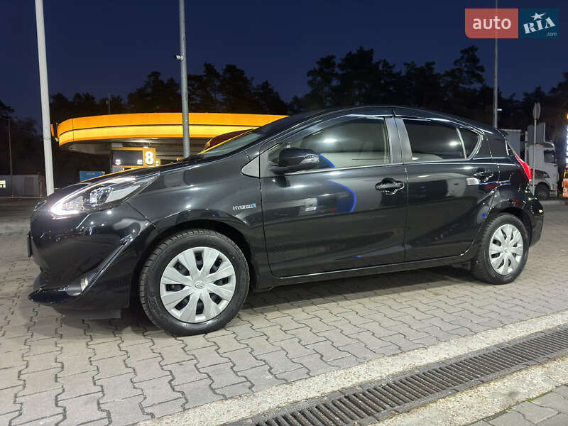 Хэтчбек Toyota Aqua 2018 в Киеве