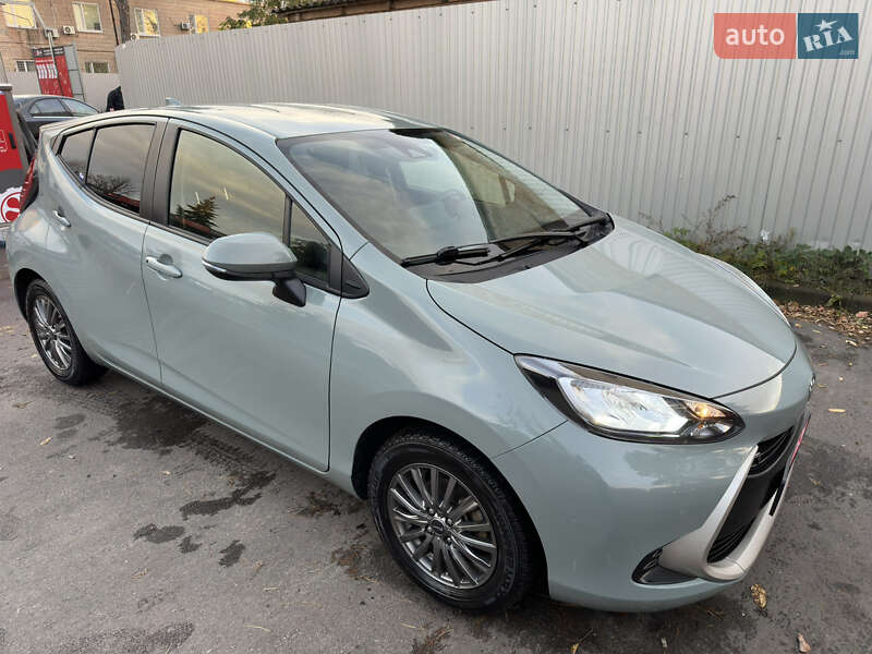 Хэтчбек Toyota Aqua 2022 в Киеве