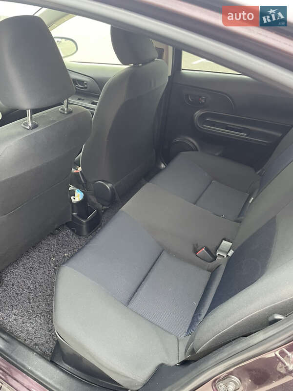 Хэтчбек Toyota Aqua 2015 в Киеве