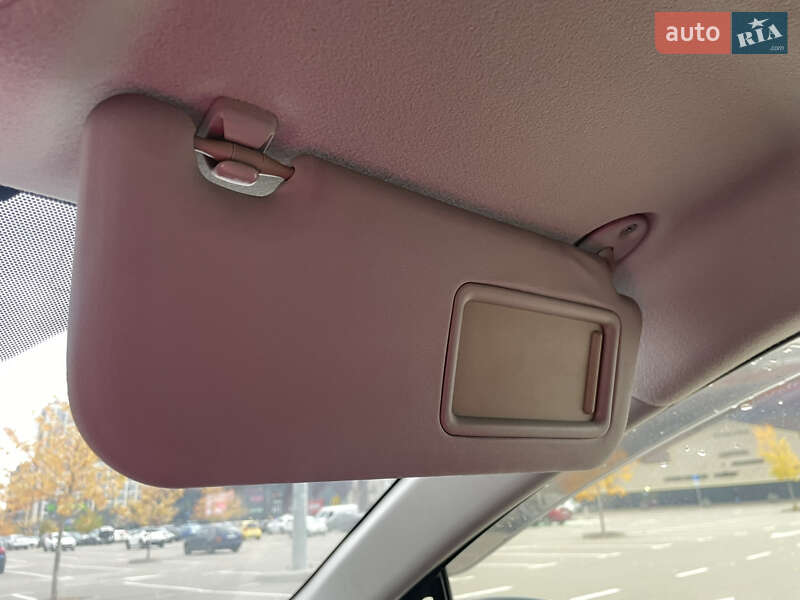 Хэтчбек Toyota Aqua 2015 в Киеве