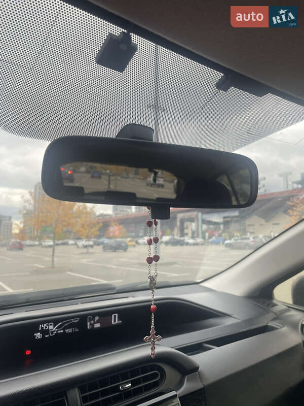 Хэтчбек Toyota Aqua 2015 в Киеве