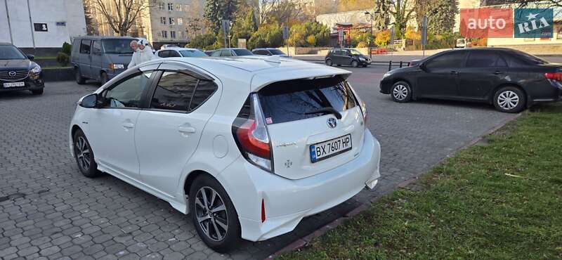 Хетчбек Toyota Aqua 2017 в Хмельницькому