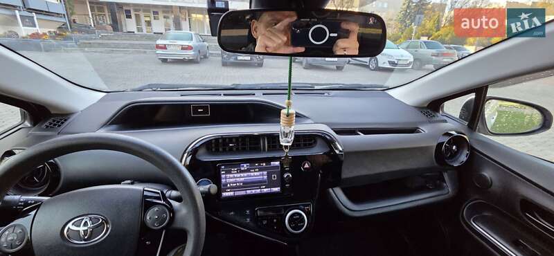Хетчбек Toyota Aqua 2017 в Хмельницькому