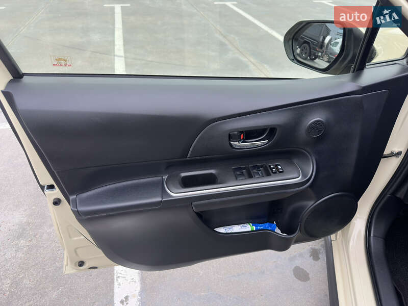 Хэтчбек Toyota Aqua 2019 в Киеве фото 48 Хэтчбек Toyota Aqua 2019 в Киеве