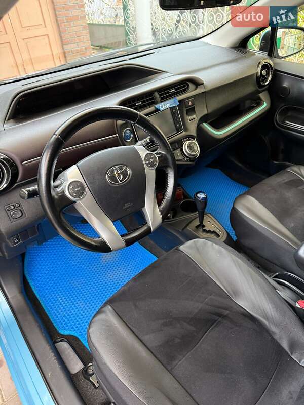 Хэтчбек Toyota Aqua 2015 в Измаиле