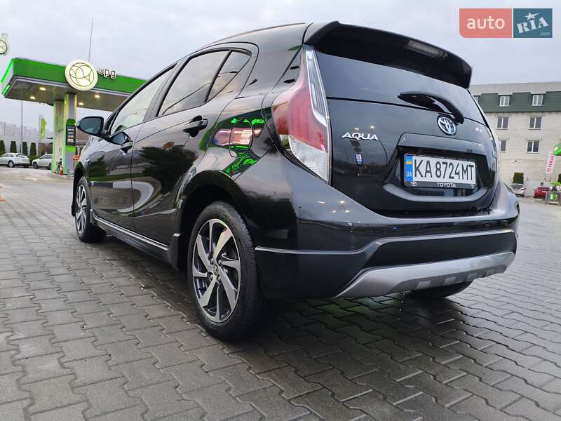 Хэтчбек Toyota Aqua 2015 в Киеве фото 6 Хэтчбек Toyota Aqua 2015 в Киеве