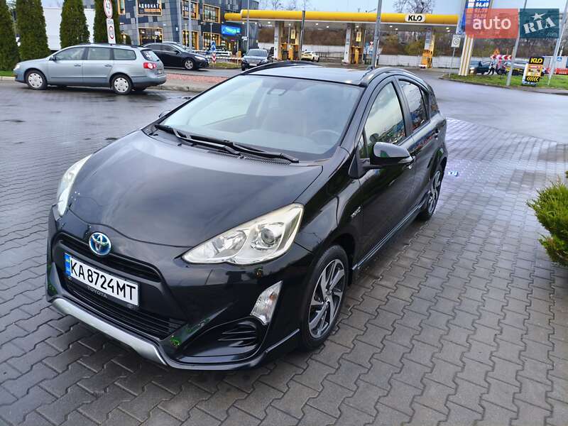 Хэтчбек Toyota Aqua 2015 в Киеве фото 12 Хэтчбек Toyota Aqua 2015 в Киеве