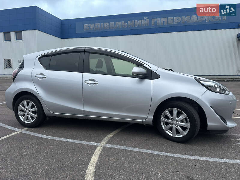 Хэтчбек Toyota Aqua 2020 в Киеве