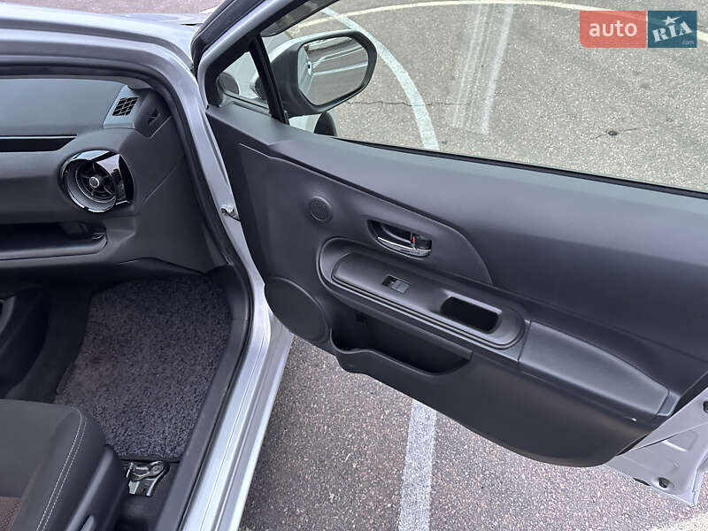 Хэтчбек Toyota Aqua 2020 в Киеве