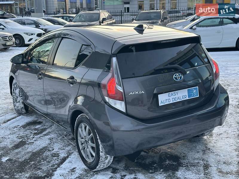 Хетчбек Toyota Aqua 2015 в Києві