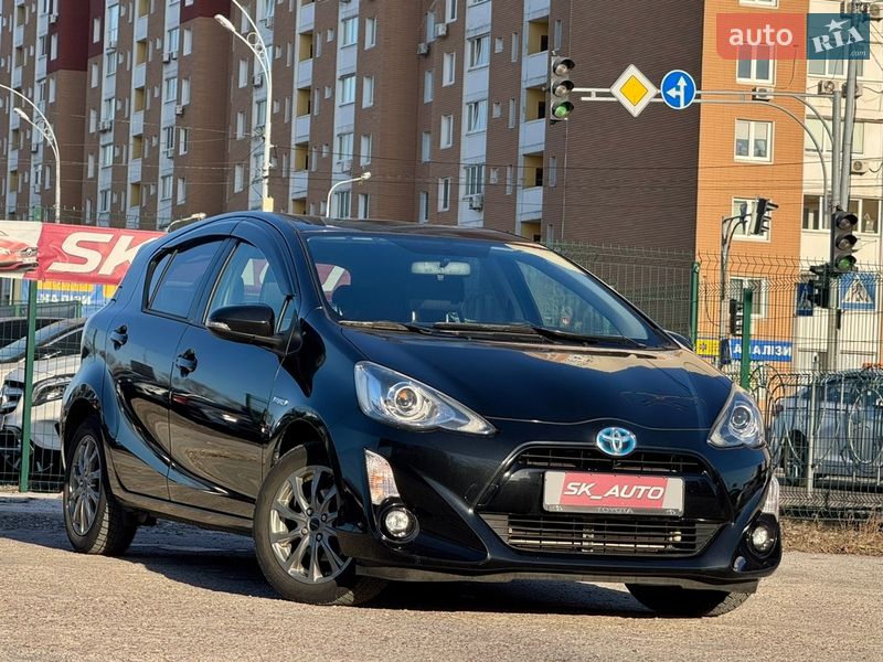 Хэтчбек Toyota Aqua 2015 в Киеве