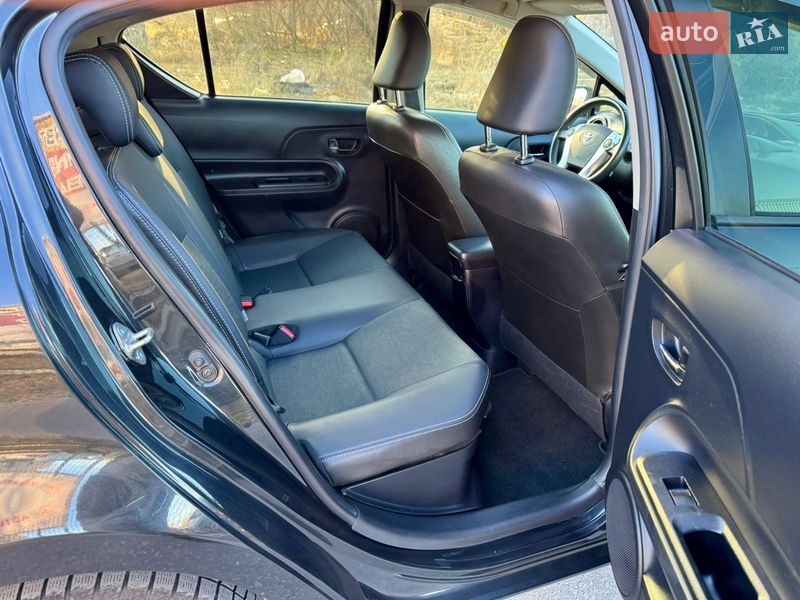 Хэтчбек Toyota Aqua 2015 в Киеве