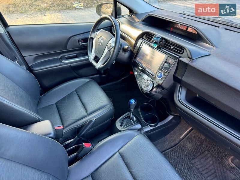 Хэтчбек Toyota Aqua 2015 в Киеве