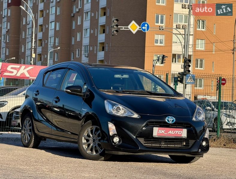 Хэтчбек Toyota Aqua 2015 в Киеве