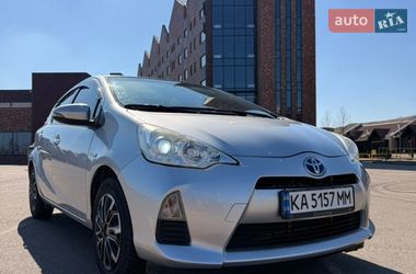 Хетчбек Toyota Aqua 2014 в Підгірцях