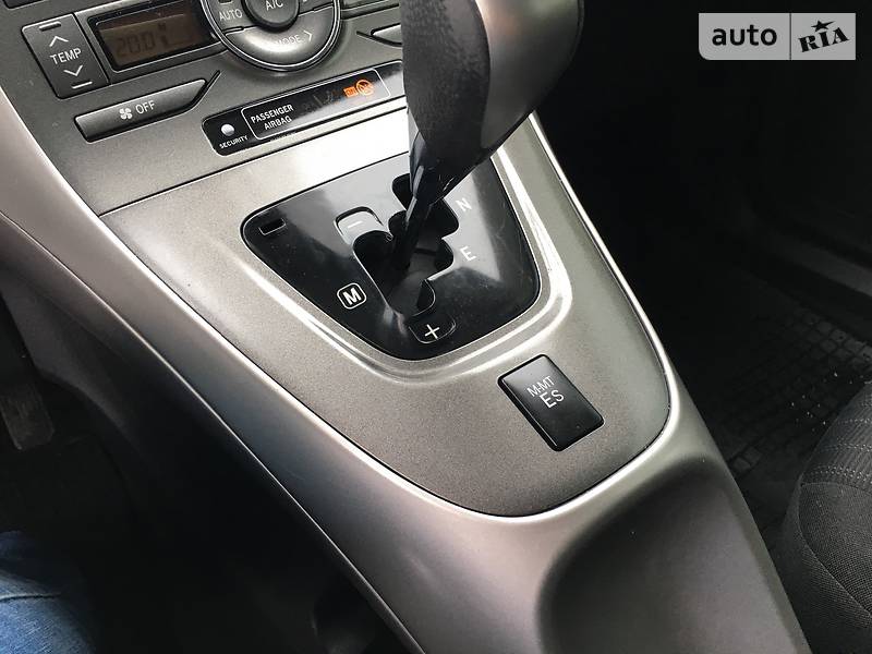 Хэтчбек Toyota Auris 2009 в Ивано-Франковске