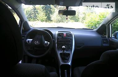 Хэтчбек Toyota Auris 2011 в Горишних Плавнях