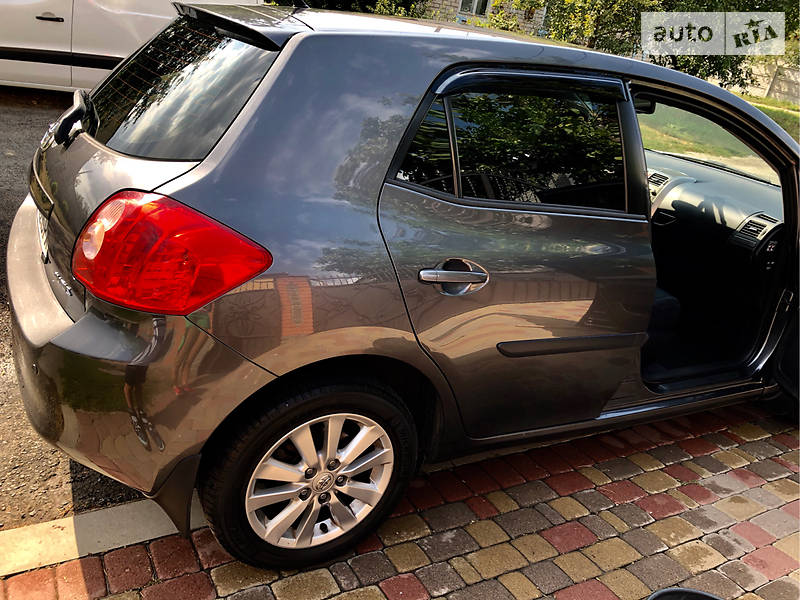 Хэтчбек Toyota Auris 2008 в Киеве