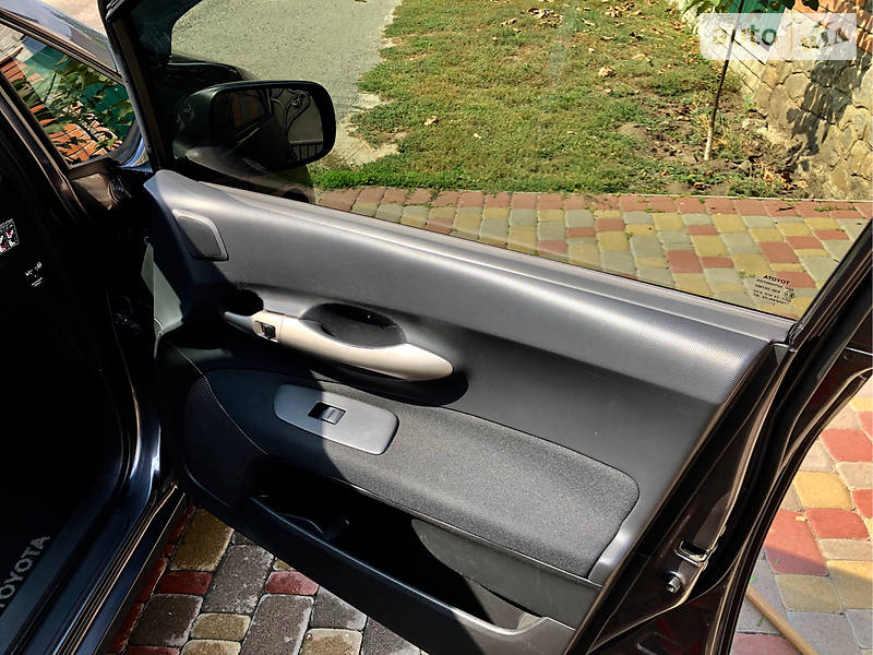 Хэтчбек Toyota Auris 2008 в Киеве