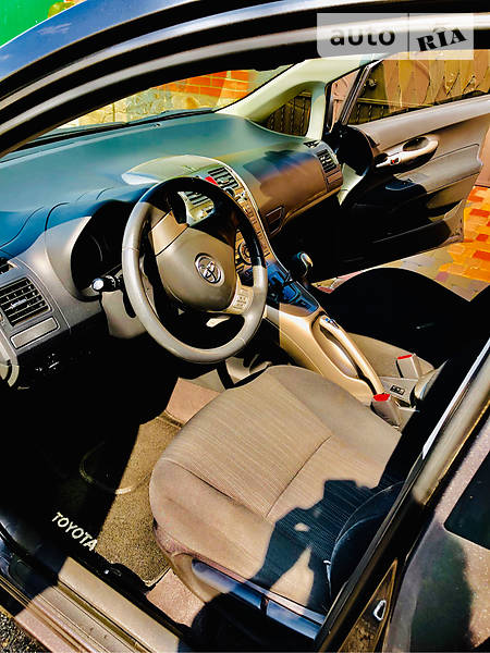 Хэтчбек Toyota Auris 2008 в Киеве