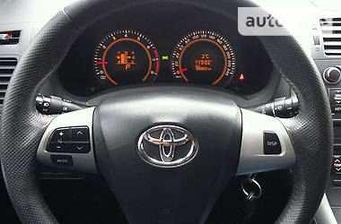 Хэтчбек Toyota Auris 2011 в Житомире