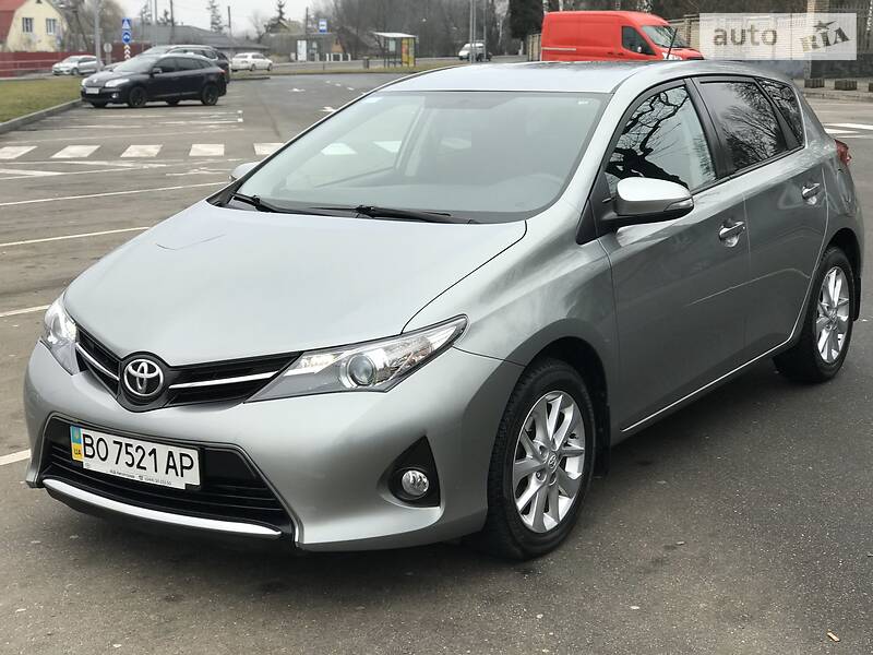 Хэтчбек Toyota Auris 2013 в Киеве