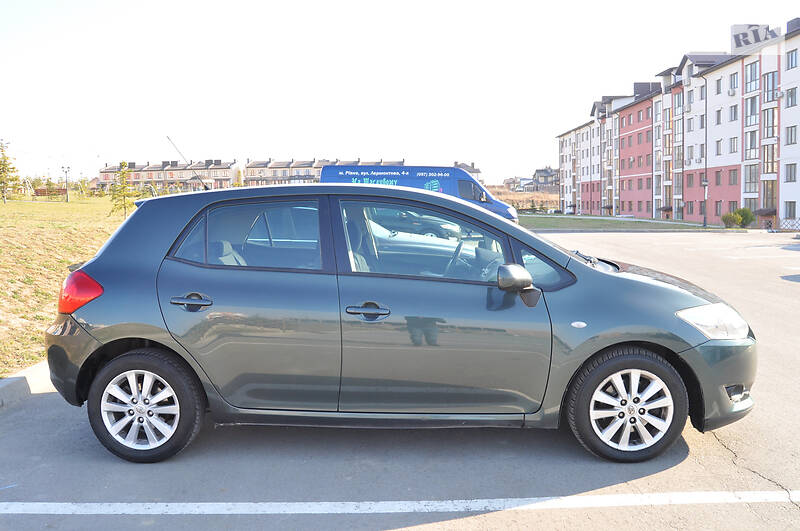 Хетчбек Toyota Auris 2008 в Рівному