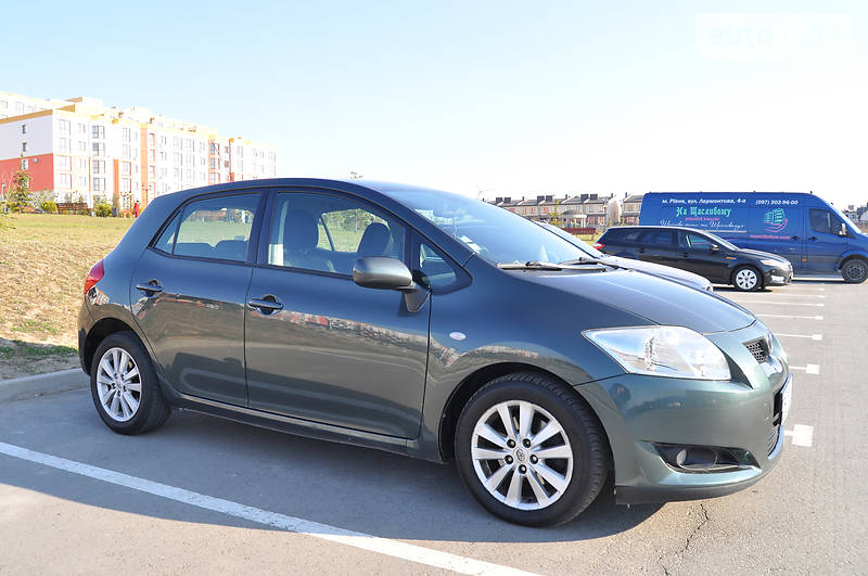 Хетчбек Toyota Auris 2008 в Рівному