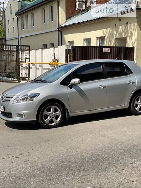 Хетчбек Toyota Auris 2012 в Харкові