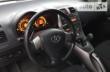 Хетчбек Toyota Auris 2007 в 