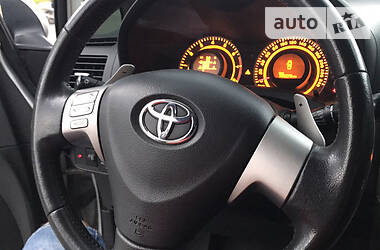 Хетчбек Toyota Auris 2007 в 