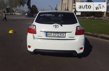 Хэтчбек Toyota Auris 2012 в Харькове