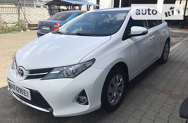 Хэтчбек Toyota Auris 2014 в Харькове