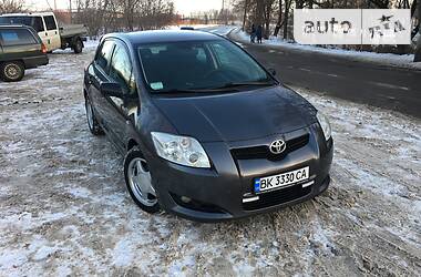 Хэтчбек Toyota Auris 2007 в Ровно