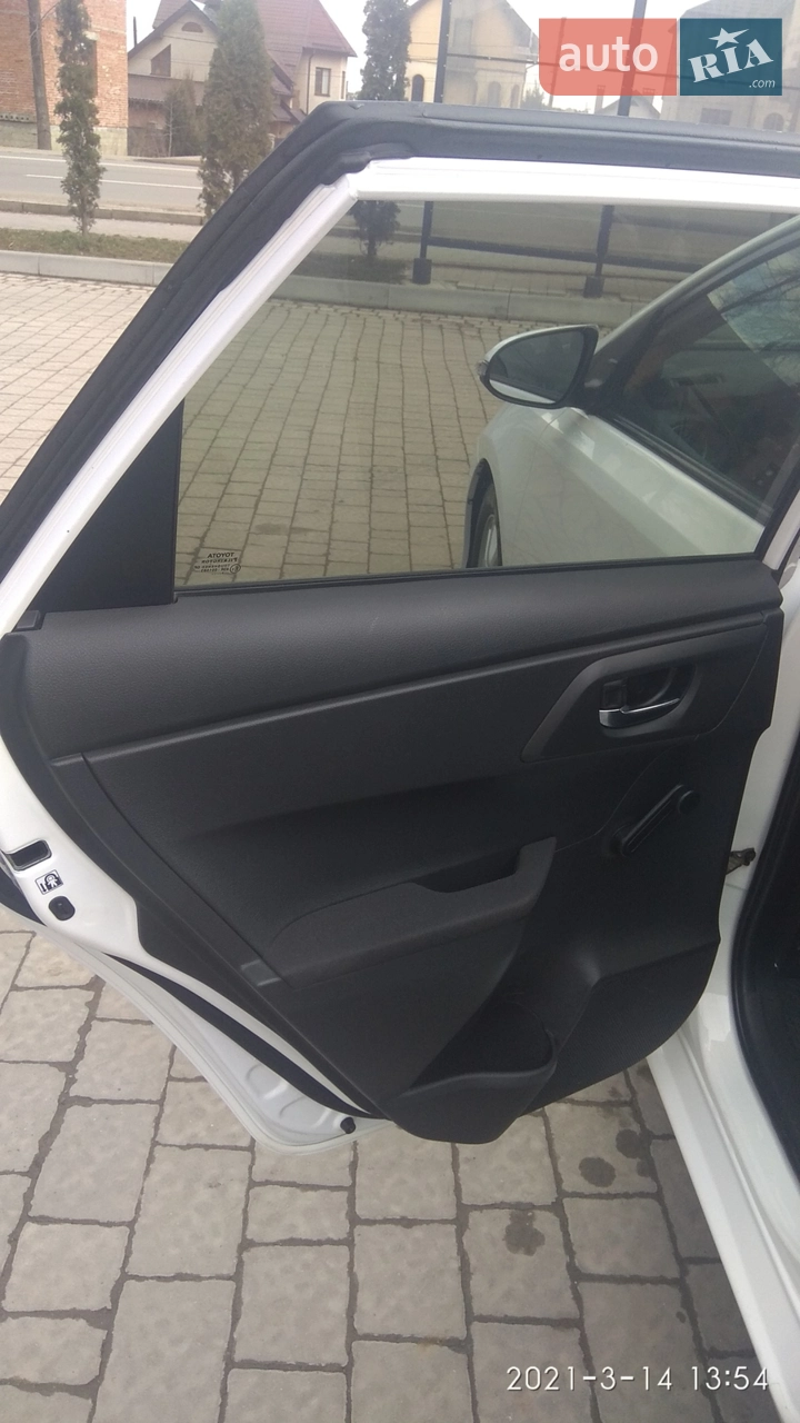 2014 Toyota Auris - мініатюра 16