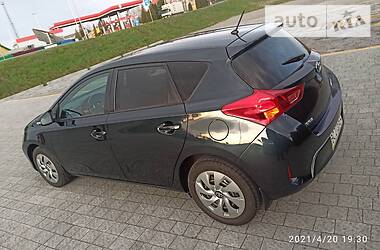 Хэтчбек Toyota Auris 2013 в Стрые