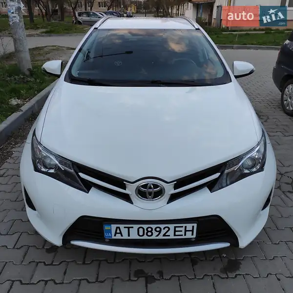 Toyota Auris 2014