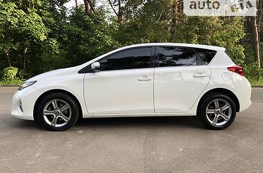 Хэтчбек Toyota Auris 2013 в Киеве